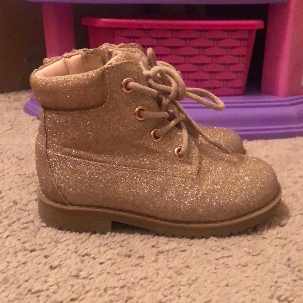 Toddler glitter boots. Size 10